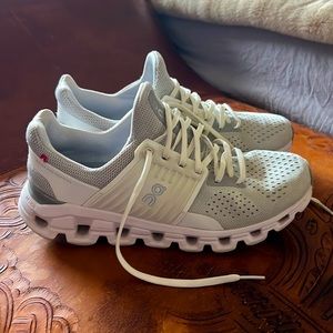Womens Cloud Swift running shoes